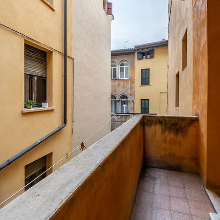 Hoomee Piazza Erbe Apartment Verona Bagian luar foto