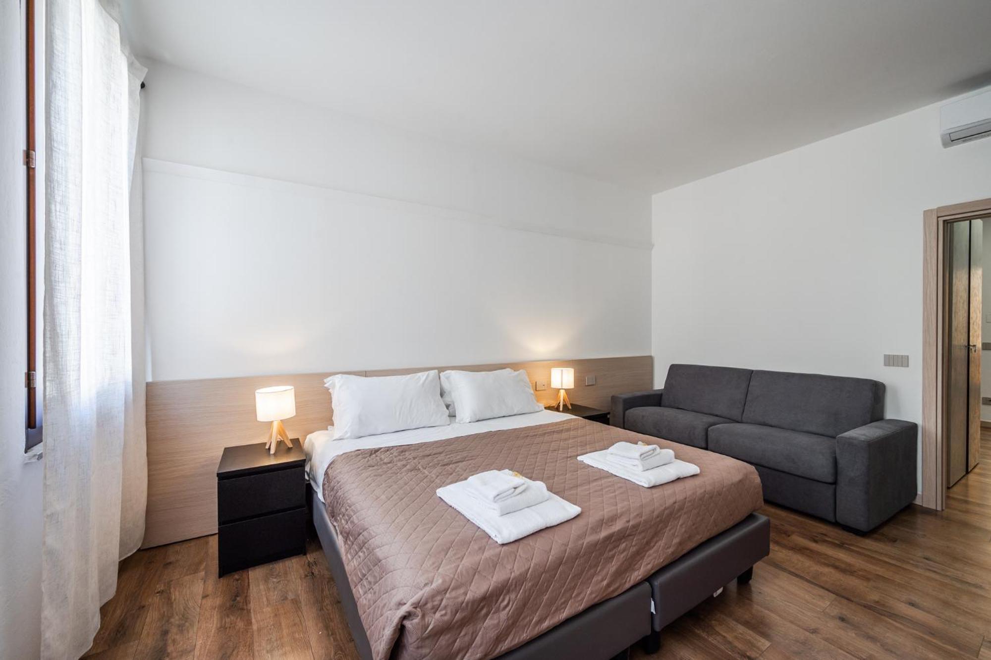 Hoomee Piazza Erbe Apartment Verona Bagian luar foto